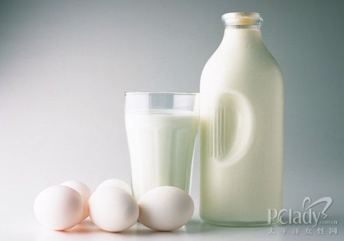 牛奶错误喝法 健康食品变毒品