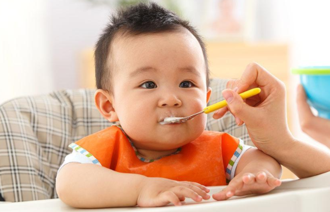 力维康|为什么说婴幼儿配方奶粉才是宝宝最佳的选择？