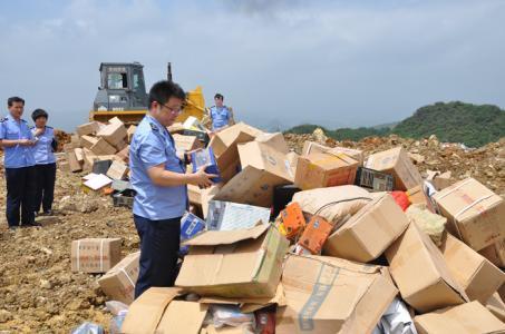 湖北省集中销毁60余万件假冒伪劣商品