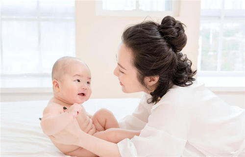 左手工作，右手奶瓶 职场妈妈哺乳假你休了吗？