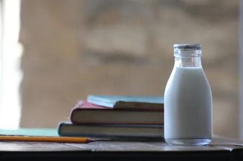 喝纯牛奶好还是酸奶好？(图1)