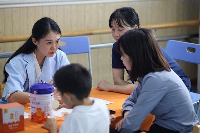 强基立本，广东省儿保生长健康研究院为高骼乳业身高管理师授牌 (图2)