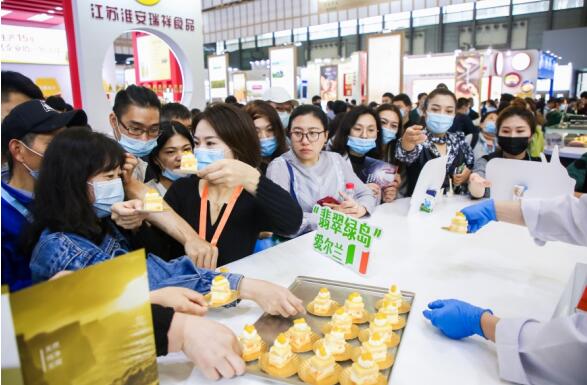 艾恩摩尔专业奶油,为烘焙增添“奶味”草饲新灵感!(图3) 艾恩摩尔专业奶油,为烘焙增添“奶味”草饲新灵感!