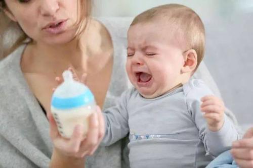 宝宝断奶后，不肯喝奶粉，该怎么办？(图1)