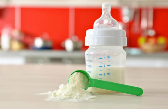 奶粉的起源历史和发展|奶粉在婴幼儿营养中的重要作用
