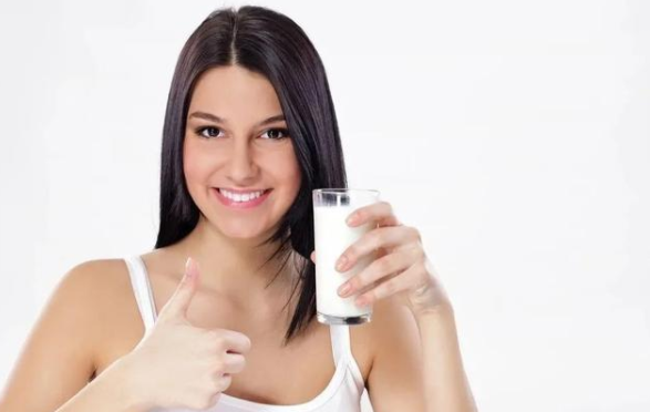女性喝牛奶有哪些好处？专家告诉你答案