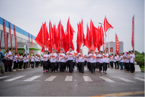 永远跟党走 共创新蒙牛| 党建引领坚固“红色堡垒” 蒙牛推动中国乳业做强做优做大(图4) 永远跟党走 共创新蒙牛| 党建引领坚固“红色堡垒” 蒙牛推动中国乳业做强做优做大(图4)