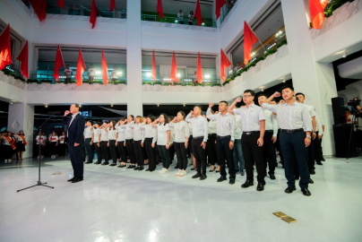 永远跟党走 共创新蒙牛| 党建引领坚固“红色堡垒” 蒙牛推动中国乳业做强做优做大(图2) 永远跟党走 共创新蒙牛| 党建引领坚固“红色堡垒” 蒙牛推动中国乳业做强做优做大(图2)